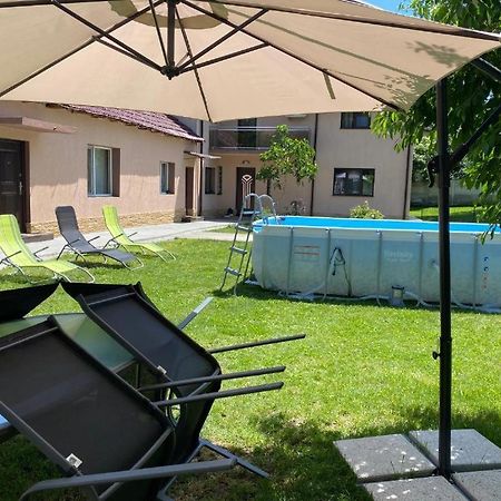 Lovely 1 Bedroom Flat In A 2 Ground Floor House 克拉奥华 外观 照片