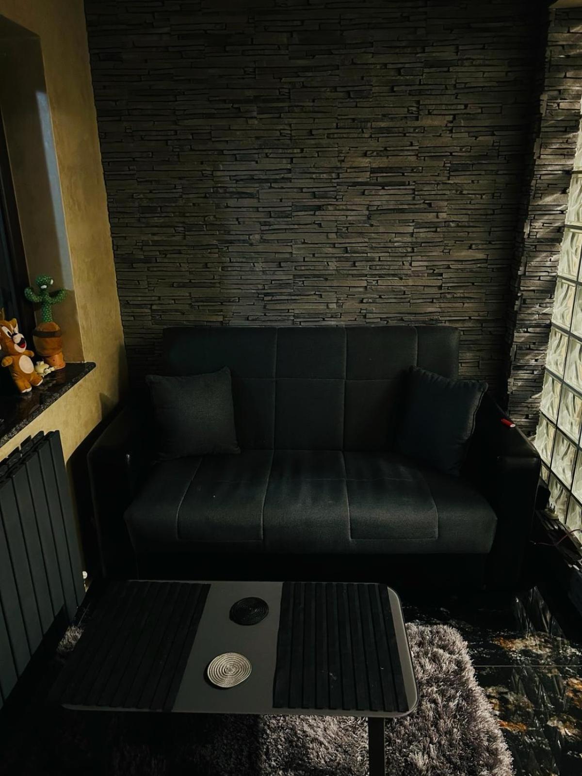 Lovely 1 Bedroom Flat In A 2 Ground Floor House 克拉奥华 外观 照片