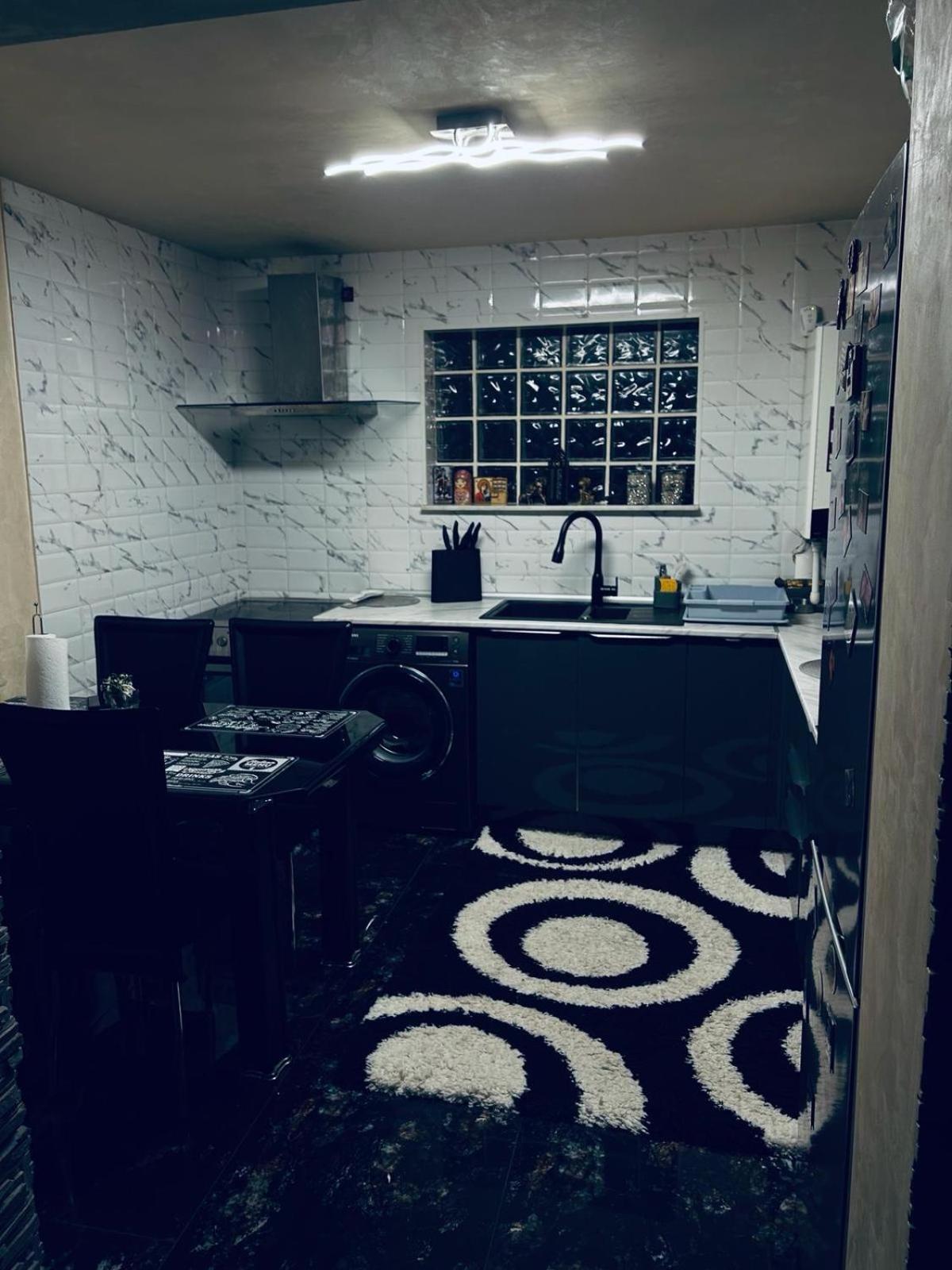 Lovely 1 Bedroom Flat In A 2 Ground Floor House 克拉奥华 外观 照片