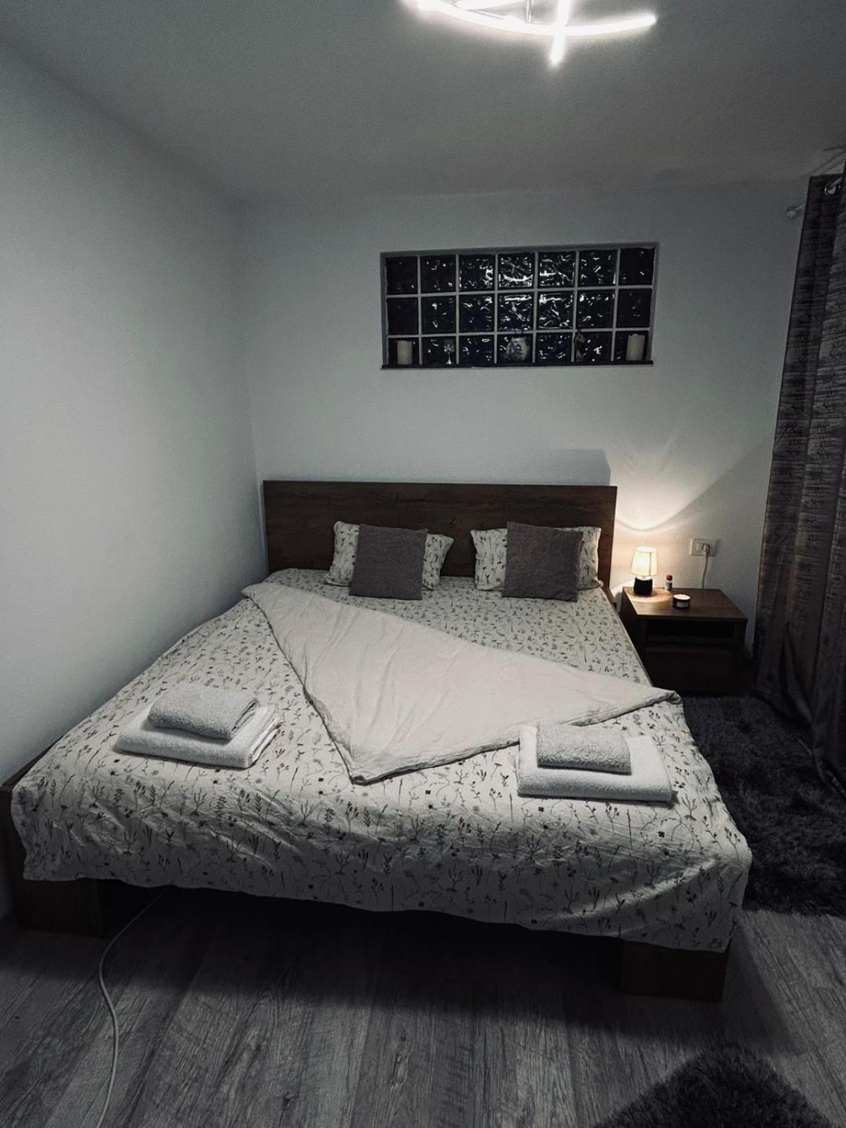 Lovely 1 Bedroom Flat In A 2 Ground Floor House 克拉奥华 外观 照片